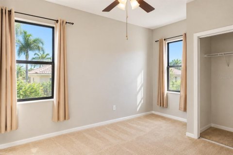 Townhouse in Poinciana, Florida 3 bedrooms, 183.76 sq.m. № 2384197 - photo 23