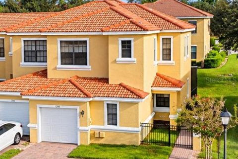 Townhouse in Poinciana, Florida 3 bedrooms, 183.76 sq.m. № 2384197 - photo 3