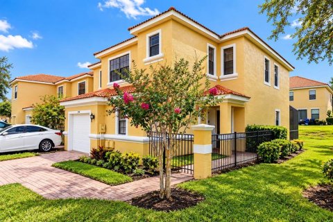 Townhouse in Poinciana, Florida 3 bedrooms, 183.76 sq.m. № 2384197 - photo 4