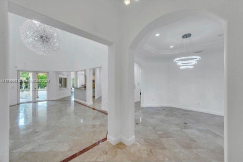 Casa en venta en Pinecrest, Florida, 4 dormitorios, 348.2 m2 № 1935212 - foto 7
