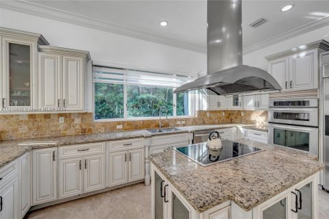 Casa en venta en Pinecrest, Florida, 4 dormitorios, 348.2 m2 № 1935212 - foto 14