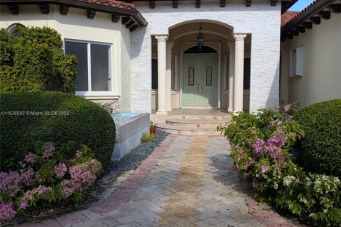 Casa en venta en Pinecrest, Florida, 4 dormitorios, 348.2 m2 № 1935212 - foto 4