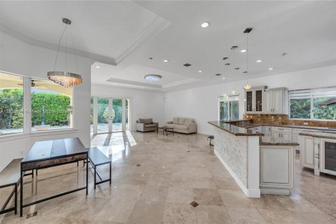 Casa en venta en Pinecrest, Florida, 4 dormitorios, 348.2 m2 № 1935212 - foto 11