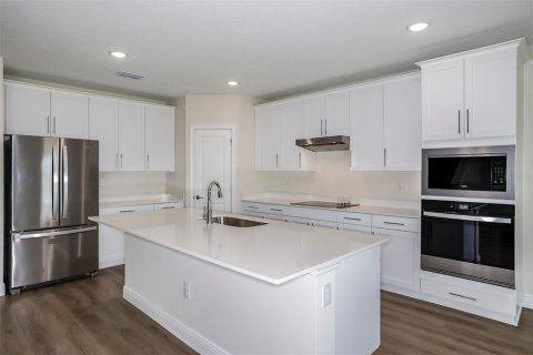 House in Wesley Chapel, Florida 5 bedrooms, 306.3 sq.m. № 2126523 - photo 2