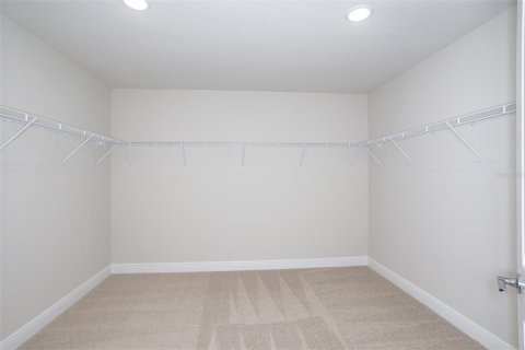 House in Wesley Chapel, Florida 5 bedrooms, 306.3 sq.m. № 2126523 - photo 8