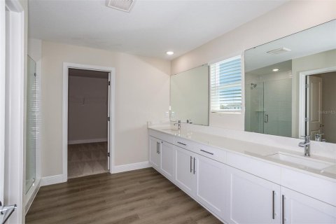 House in Wesley Chapel, Florida 5 bedrooms, 306.3 sq.m. № 2126523 - photo 7