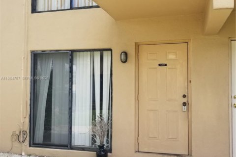 Condominio en venta en Coral Springs, Florida, 2 dormitorios, 69.86 m2 № 2045843 - foto 6