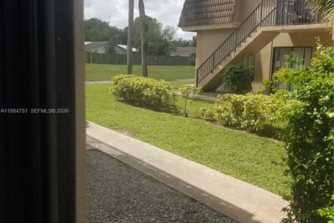 Condominio en venta en Coral Springs, Florida, 2 dormitorios, 69.86 m2 № 2045843 - foto 5