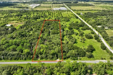 Commercial property in St. Lucie, Florida № 2145991