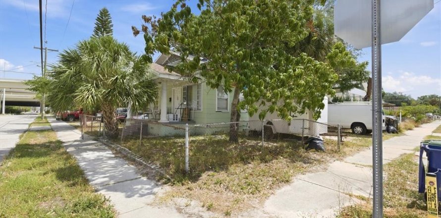 Casa en Tampa, Florida 4 dormitorios, 181.72 m2 № 2215017