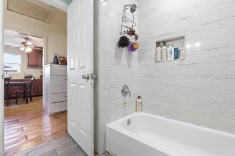 Casa en venta en Tampa, Florida, 4 dormitorios, 181.72 m2 № 2215017 - foto 18