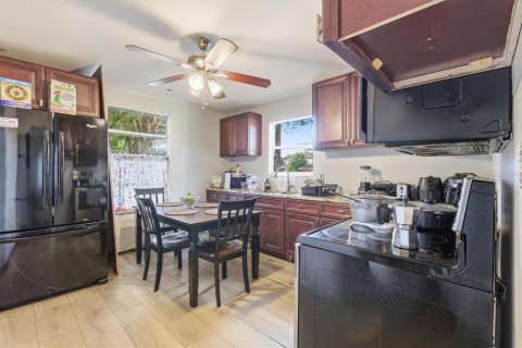 Casa en venta en Tampa, Florida, 4 dormitorios, 181.72 m2 № 2215017 - foto 11