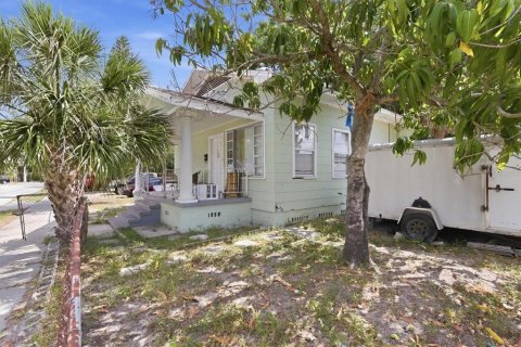 Casa en venta en Tampa, Florida, 4 dormitorios, 181.72 m2 № 2215017 - foto 2