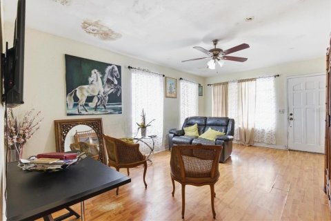 Casa en venta en Tampa, Florida, 4 dormitorios, 181.72 m2 № 2215017 - foto 6