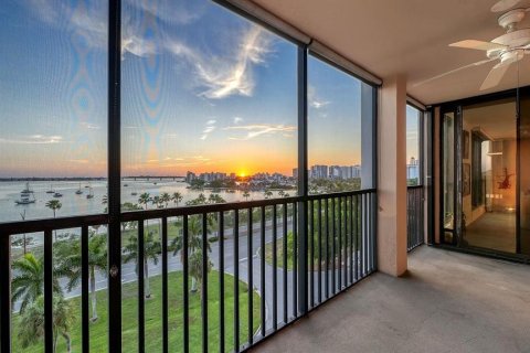 Condominio en venta en Sarasota, Florida, 2 dormitorios, 109.62 m2 № 2208206 - foto 13