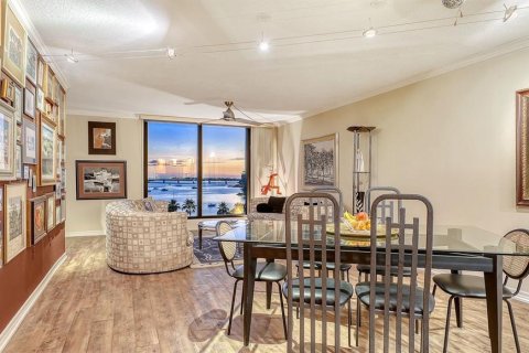 Condominio en venta en Sarasota, Florida, 2 dormitorios, 109.62 m2 № 2208206 - foto 23
