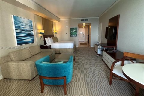 Condominio en venta en Sunny Isles Beach, Florida, 61.69 m2 № 1977711 - foto 6