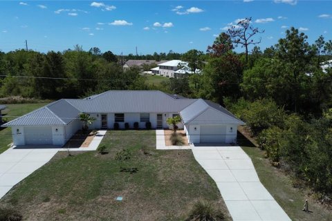 Immobilier commercial à vendre à Punta Gorda, Floride: 4 chambres, 198.07 m2 № 2211768 - photo 2