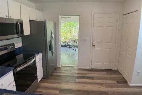 Immobilier commercial à vendre à Punta Gorda, Floride: 4 chambres, 198.07 m2 № 2211768 - photo 11