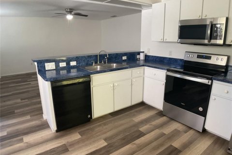 Immobilier commercial à vendre à Punta Gorda, Floride: 4 chambres, 198.07 m2 № 2211768 - photo 15