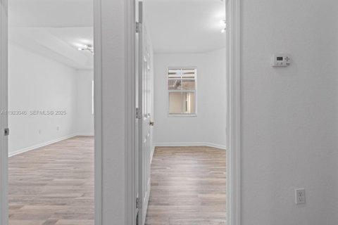 Copropriété à louer à Doral, Floride: 2 chambres, 101.08 m2 № 1982427 - photo 25