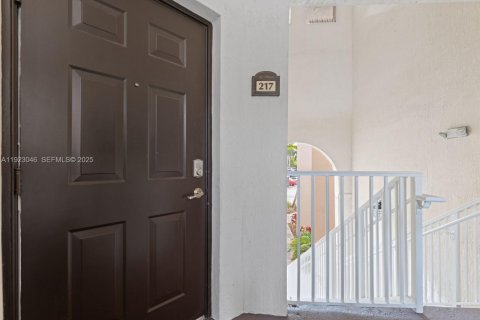 Copropriété à louer à Doral, Floride: 2 chambres, 101.08 m2 № 1982427 - photo 3