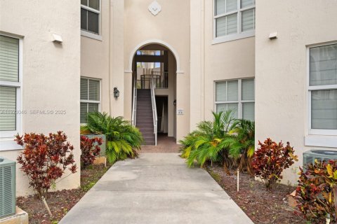 Condo à Doral, Floride, 2 chambres  № 1982427