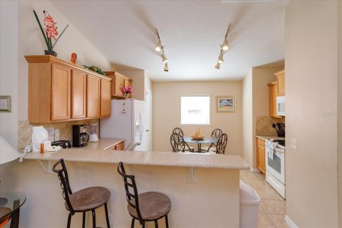 House in Davenport, Florida 5 bedrooms, 156.08 sq.m. № 221124 - photo 4