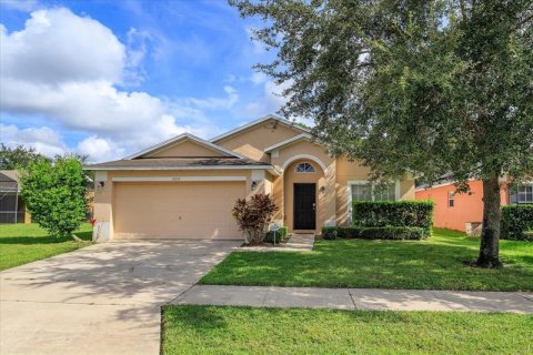 House in Davenport, Florida 5 bedrooms, 156.08 sq.m. № 221124 - photo 1