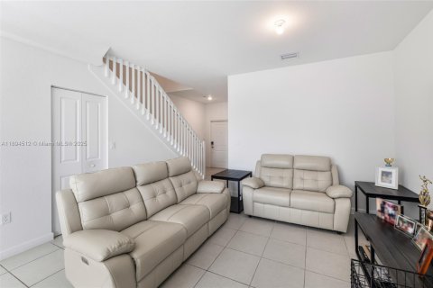 Купить таунхаус в Хомстед, Флорида 3 спальни, 123.37м2, № 1946993 - фото 9