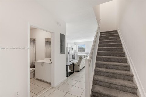 Купить таунхаус в Хомстед, Флорида 3 спальни, 123.37м2, № 1946993 - фото 7