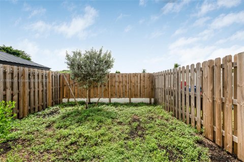 Купить таунхаус в Хомстед, Флорида 3 спальни, 123.37м2, № 1946993 - фото 23