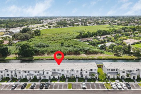 Купить таунхаус в Хомстед, Флорида 3 спальни, 123.37м2, № 1946993 - фото 25
