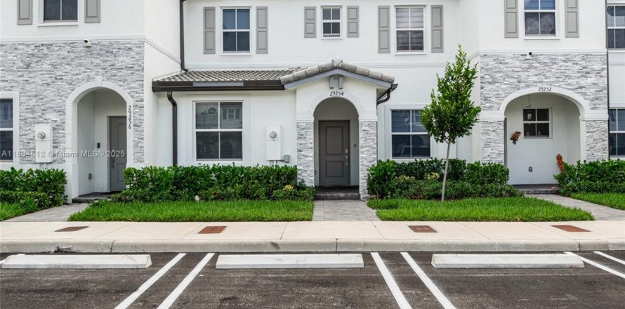 Таунхаус в Хомстед, Флорида 3 спальни, 123.37м2 № 1946993