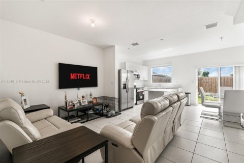 Купить таунхаус в Хомстед, Флорида 3 спальни, 123.37м2, № 1946993 - фото 8