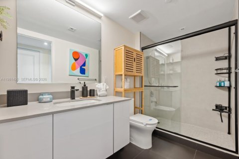 Condo in Miami, Florida, 2 bedrooms № 2046912 - photo 18
