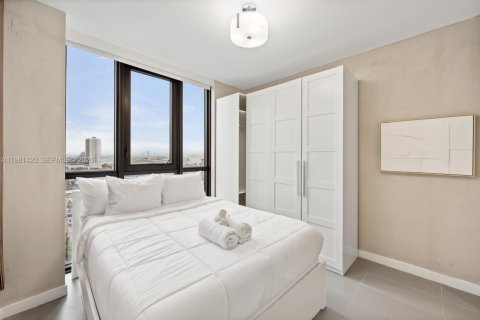 Condo in Miami, Florida, 2 bedrooms № 2046912 - photo 17