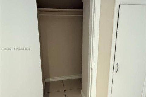 Condominio en alquiler en Miami Beach, Florida, 35.58 m2 № 1997535 - foto 13