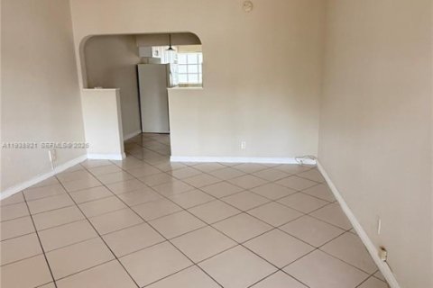 Condominio en alquiler en Miami Beach, Florida, 35.58 m2 № 1997535 - foto 7