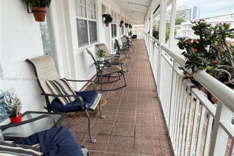 Condominio en alquiler en Miami Beach, Florida, 35.58 m2 № 1997535 - foto 4