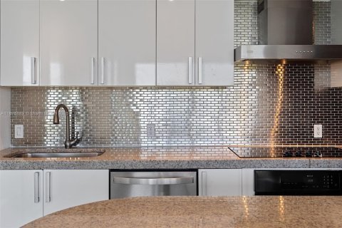 Купить кондоминиум в Майами, Флорида 2 спальни, 114.27м2, № 1926898 - фото 15