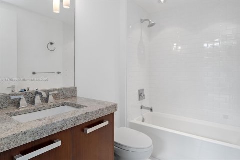 Купить кондоминиум в Майами, Флорида 2 спальни, 114.27м2, № 1926898 - фото 23