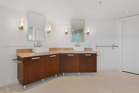 Купить кондоминиум в Майами, Флорида 2 спальни, 114.27м2, № 1926898 - фото 21