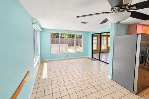 Villa ou maison à louer à Port Richey, Floride: 2 chambres, 101.73 m2 № 2419810 - photo 7