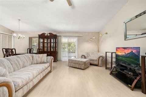 Casa en venta en Kissimmee, Florida, 3 dormitorios, 138.7 m2 № 1893608 - foto 12