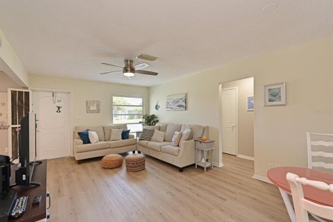 Copropriété à vendre à Bradenton, Floride: 2 chambres, 94.3 m2 № 2150149 - photo 9