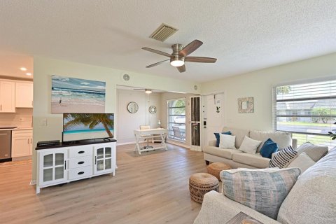 Copropriété à vendre à Bradenton, Floride: 2 chambres, 94.3 m2 № 2150149 - photo 8
