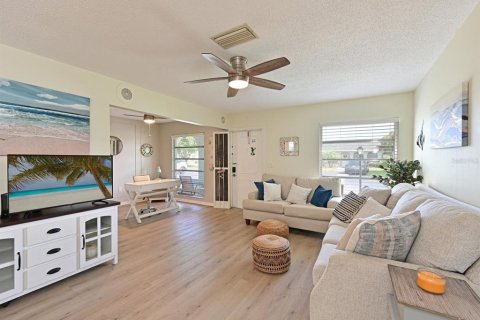 Copropriété à vendre à Bradenton, Floride: 2 chambres, 94.3 m2 № 2150149 - photo 7