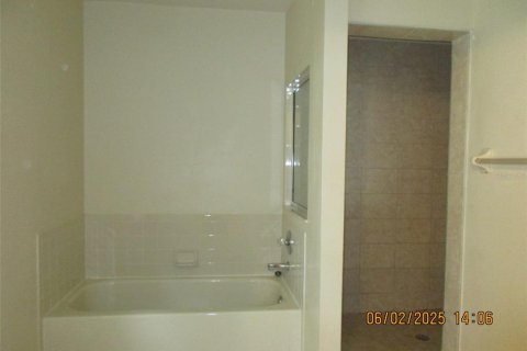 House in Orlando, Florida 4 bedrooms, 228.08 sq.m. № 1778254 - photo 21