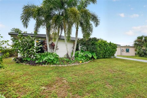 Villa ou maison à vendre à Port Charlotte, Floride: 3 chambres, 103.31 m2 № 2419651 - photo 6
